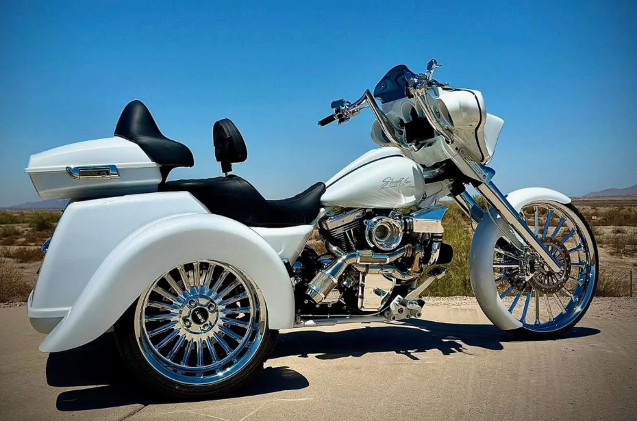 Two Chin’s Custom Turbo Trikes  Photo