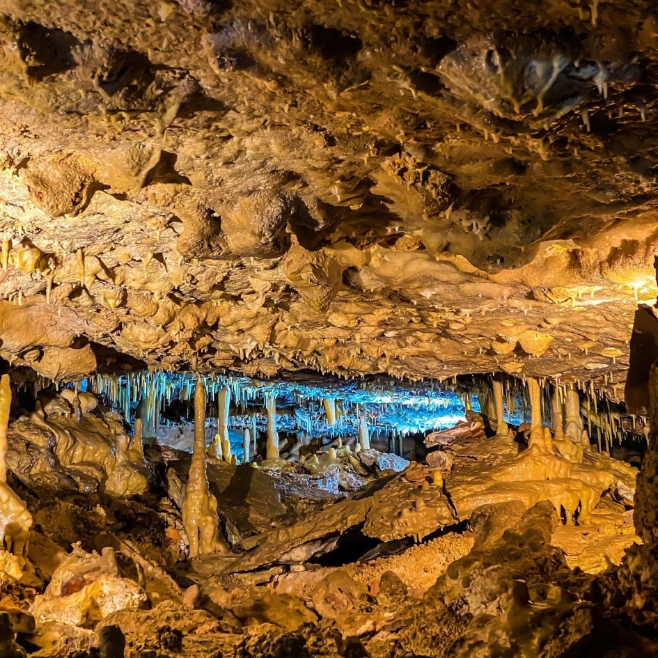 Beautiful Wonderland Cave Photo
